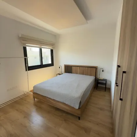 Stylish 2 Bedroom In *